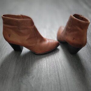 Frye Jennifer Bootie - Brown Leather